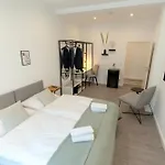 We Shortstay Hotel Frankfurt nad Mohanem