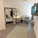 We Shortstay Hotel