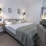 We Shortstay Hotel