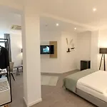 Hotel We Shortstay